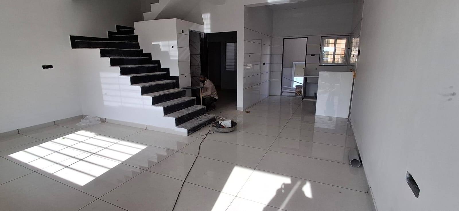 4BHK LUXURY TRIPLEX image 9
