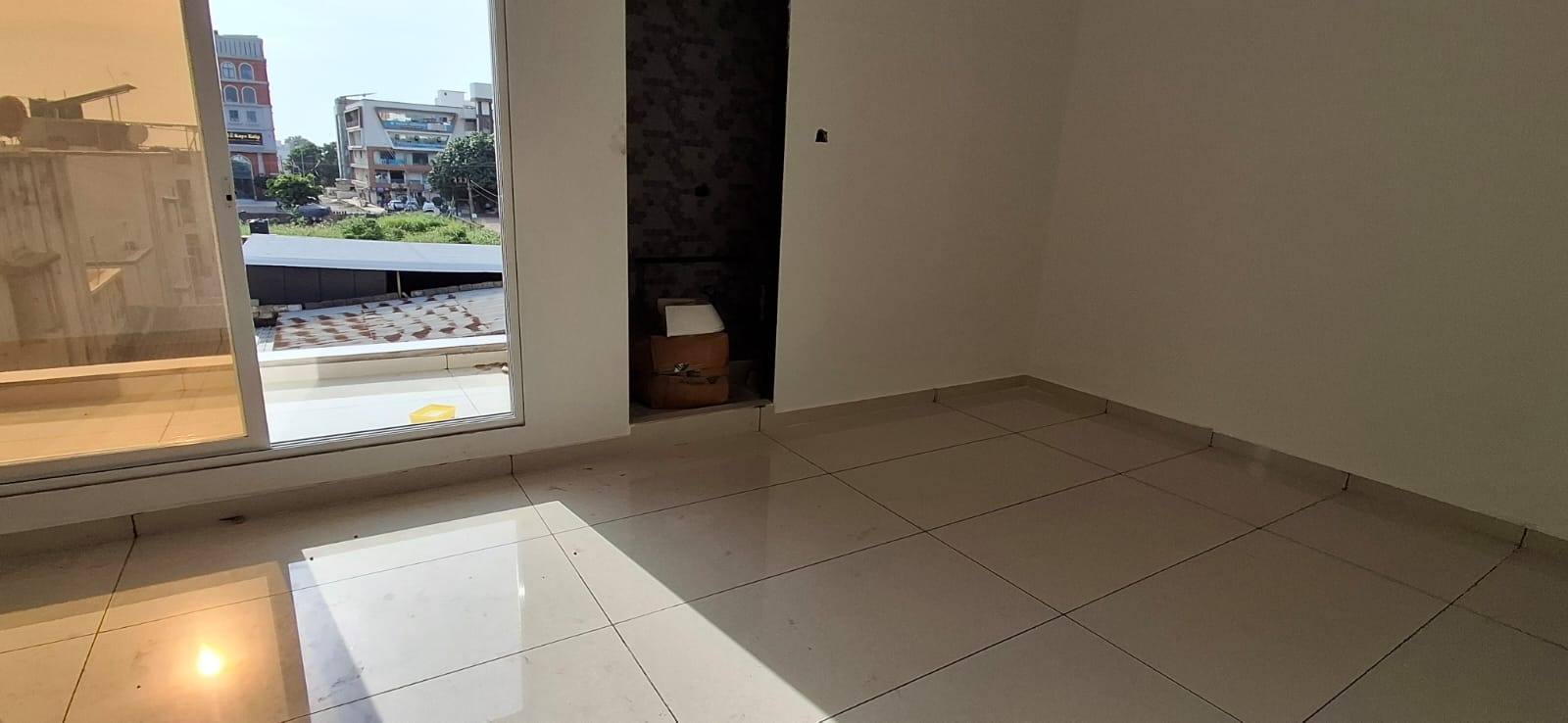 4BHK LUXURY TRIPLEX image 7